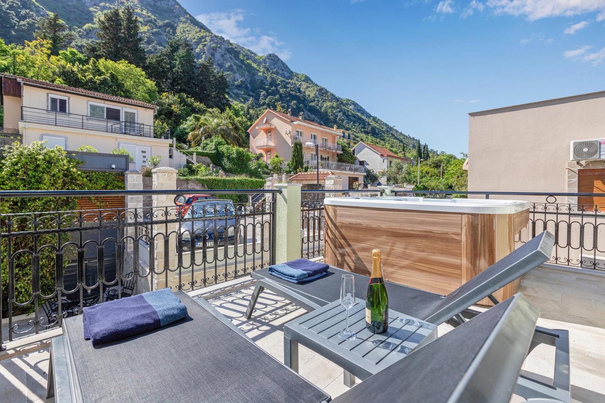 Dekaderon Lux Apartments Kotor Exteriör bild