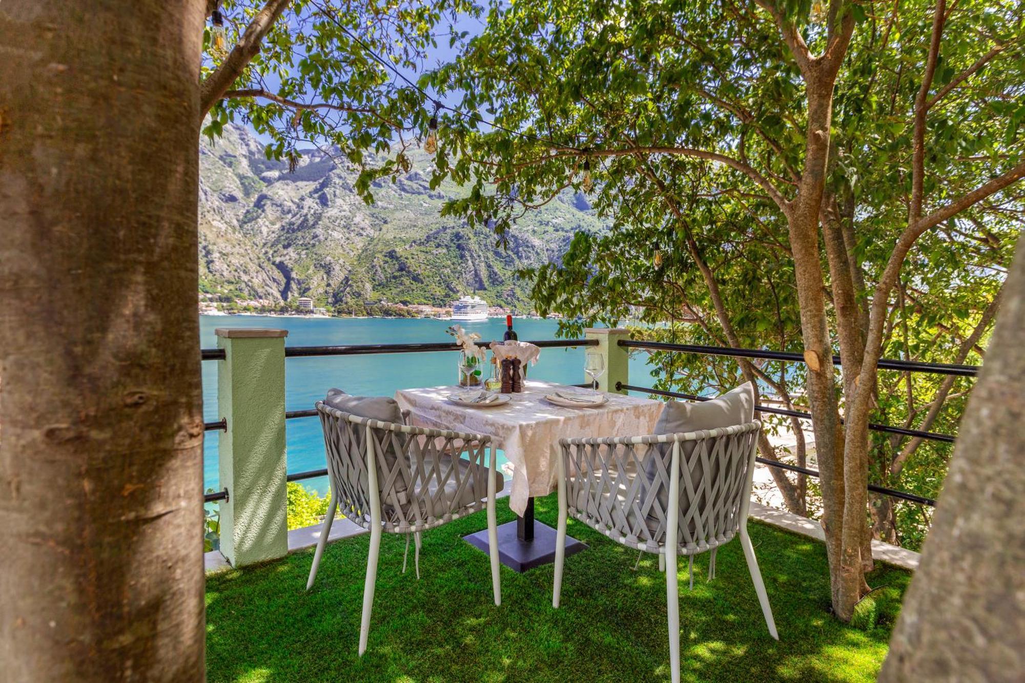 Dekaderon Lux Apartments Kotor Exteriör bild