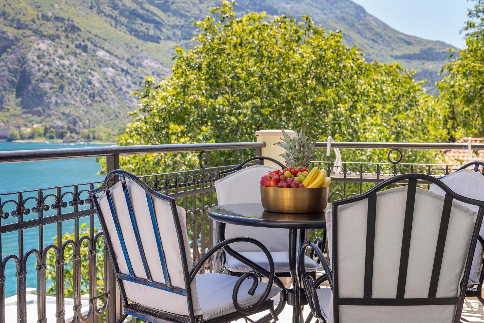 Dekaderon Lux Apartments Kotor Exteriör bild